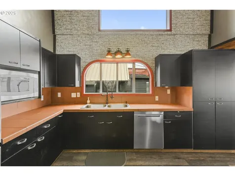 2039 N Jantzen Avenue Portland OR 97217