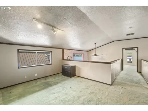 2039 N Jantzen Avenue Portland OR 97217