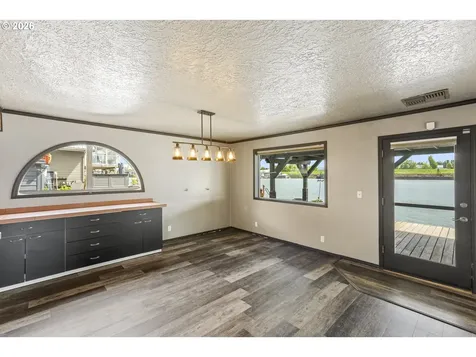 2039 N Jantzen Avenue Portland OR 97217