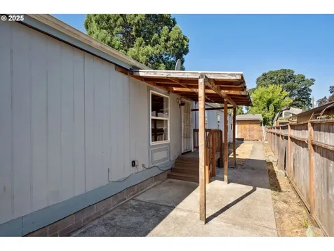 241 NW Wade Street Estacada OR 97023