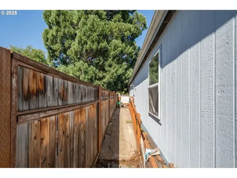 241 NW Wade Street Estacada OR 97023