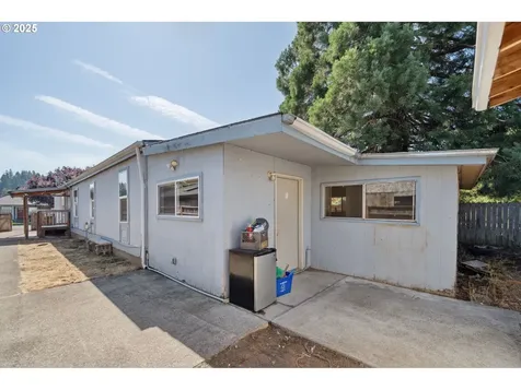 241 NW Wade Street Estacada OR 97023