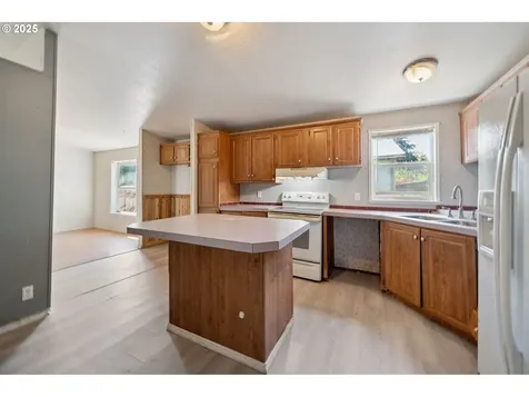 241 NW Wade Street Estacada OR 97023