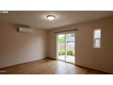 203 SE Surf Avenue Lincoln City OR 97367