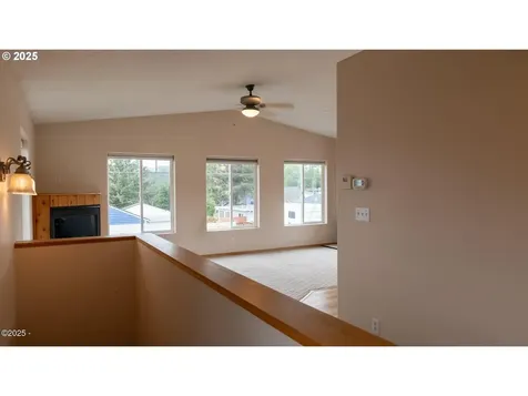 203 SE Surf Avenue Lincoln City OR 97367