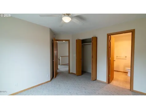 203 SE Surf Avenue Lincoln City OR 97367