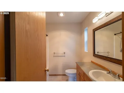 203 SE Surf Avenue Lincoln City OR 97367