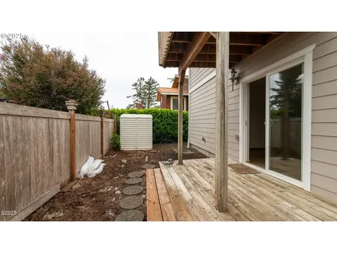 203 SE Surf Avenue Lincoln City OR 97367