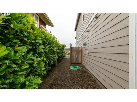 203 SE Surf Avenue Lincoln City OR 97367
