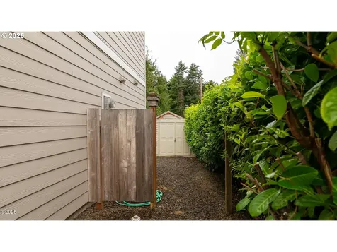 203 SE Surf Avenue Lincoln City OR 97367
