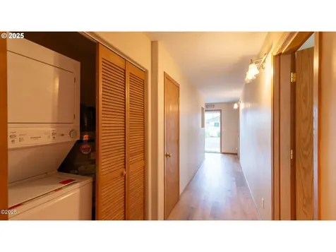 203 SE Surf Avenue Lincoln City OR 97367
