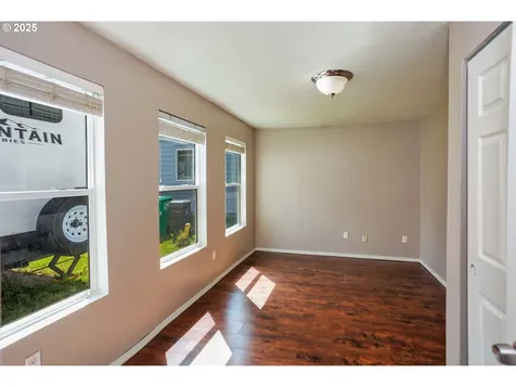 15237 E Burnside Street Portland OR 97233