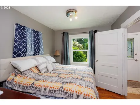 15237 E Burnside Street Portland OR 97233