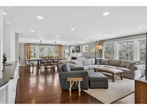 1414 Country Commons Lake Oswego OR 97034