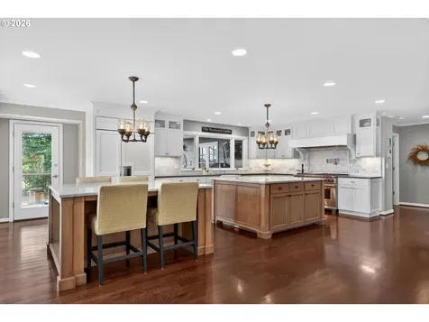 1414 Country Commons Lake Oswego OR 97034