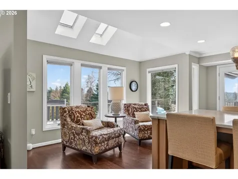 1414 Country Commons Lake Oswego OR 97034