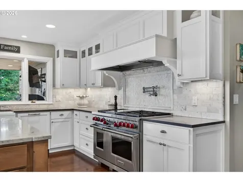 1414 Country Commons Lake Oswego OR 97034
