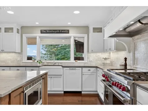 1414 Country Commons Lake Oswego OR 97034