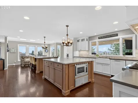 1414 Country Commons Lake Oswego OR 97034