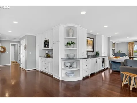 1414 Country Commons Lake Oswego OR 97034