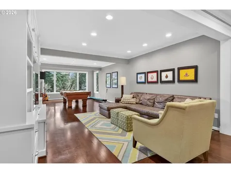 1414 Country Commons Lake Oswego OR 97034