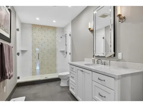 1414 Country Commons Lake Oswego OR 97034