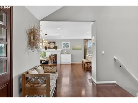1414 Country Commons Lake Oswego OR 97034