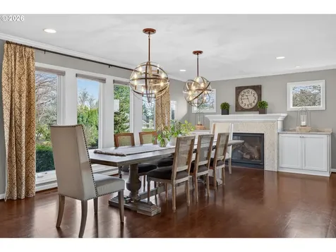 1414 Country Commons Lake Oswego OR 97034