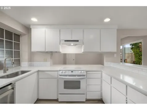 12130 SW Morning Hill Drive Portland OR 97223