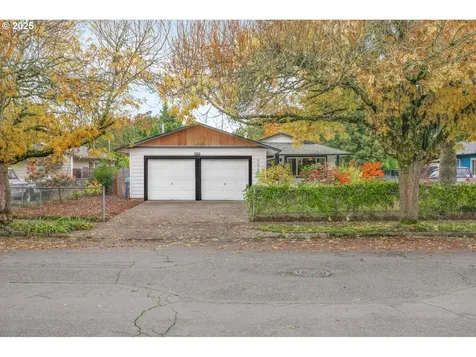 9028 N Chautauqua Place Portland OR 97217