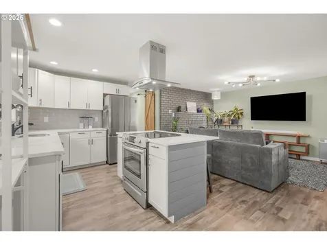 9028 N Chautauqua Place Portland OR 97217
