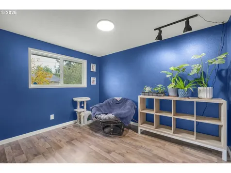 9028 N Chautauqua Place Portland OR 97217