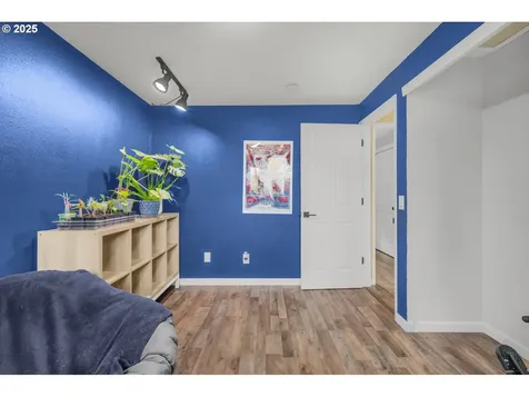9028 N Chautauqua Place Portland OR 97217