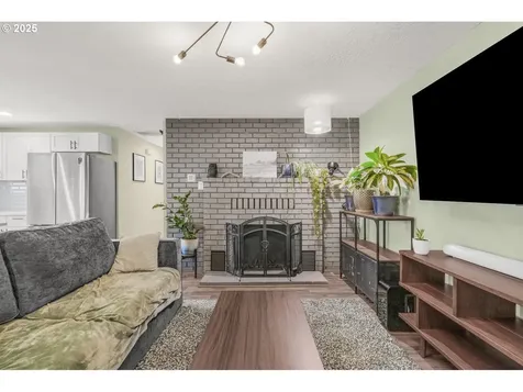 9028 N Chautauqua Place Portland OR 97217