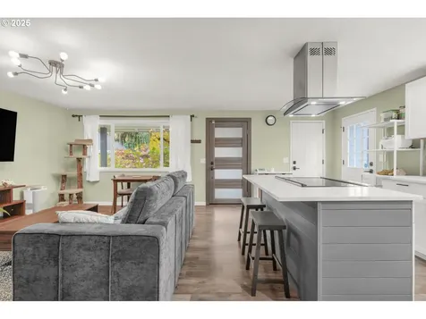 9028 N Chautauqua Place Portland OR 97217