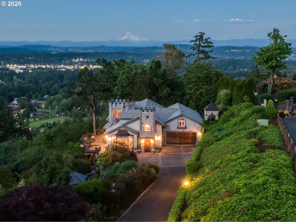 1777 Skyland Drive Lake Oswego OR 97034