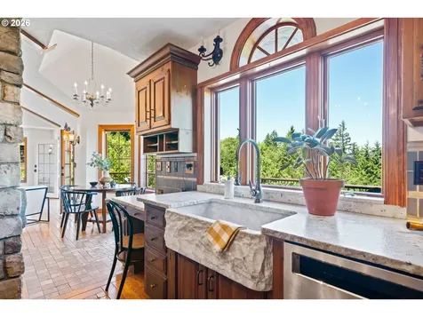 1777 Skyland Drive Lake Oswego OR 97034