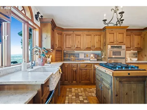 1777 Skyland Drive Lake Oswego OR 97034