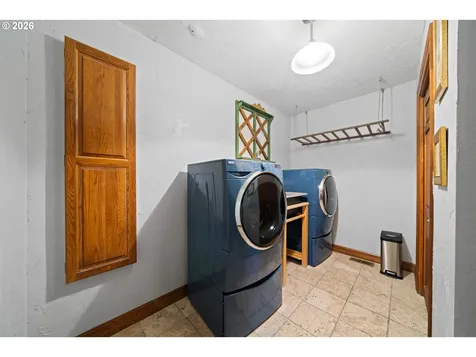 1777 Skyland Drive Lake Oswego OR 97034