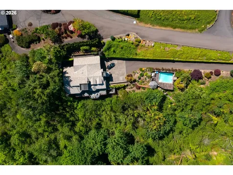 1777 Skyland Drive Lake Oswego OR 97034
