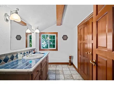 1777 Skyland Drive Lake Oswego OR 97034