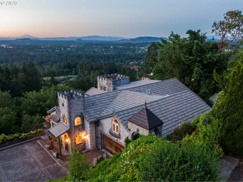 1777 Skyland Drive Lake Oswego OR 97034