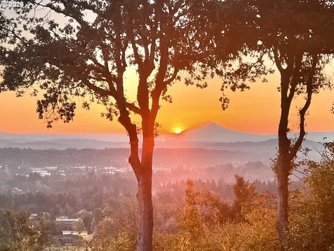 1777 Skyland Drive Lake Oswego OR 97034