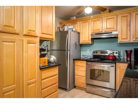 580 SE 2nd Avenue Canby OR 97013