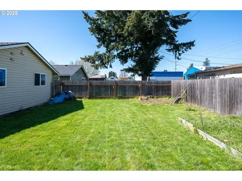 580 SE 2nd Avenue Canby OR 97013