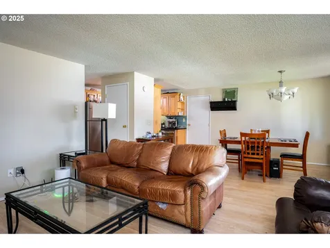 580 SE 2nd Avenue Canby OR 97013