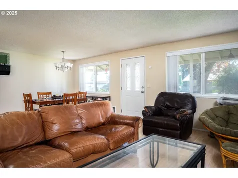 580 SE 2nd Avenue Canby OR 97013