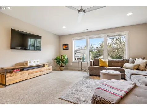 9635 SW 48th Avenue Portland OR 97219