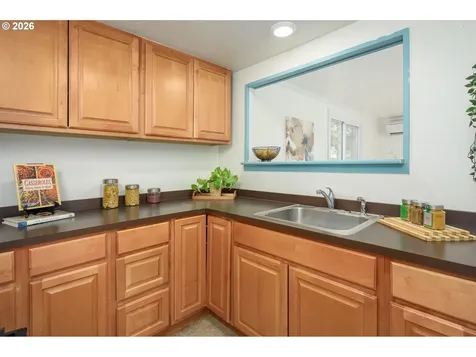 2571 Alder Street Eugene OR 97405