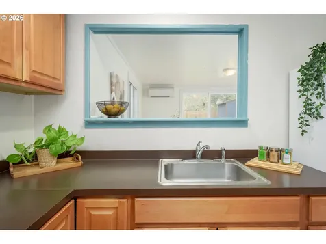 2571 Alder Street Eugene OR 97405